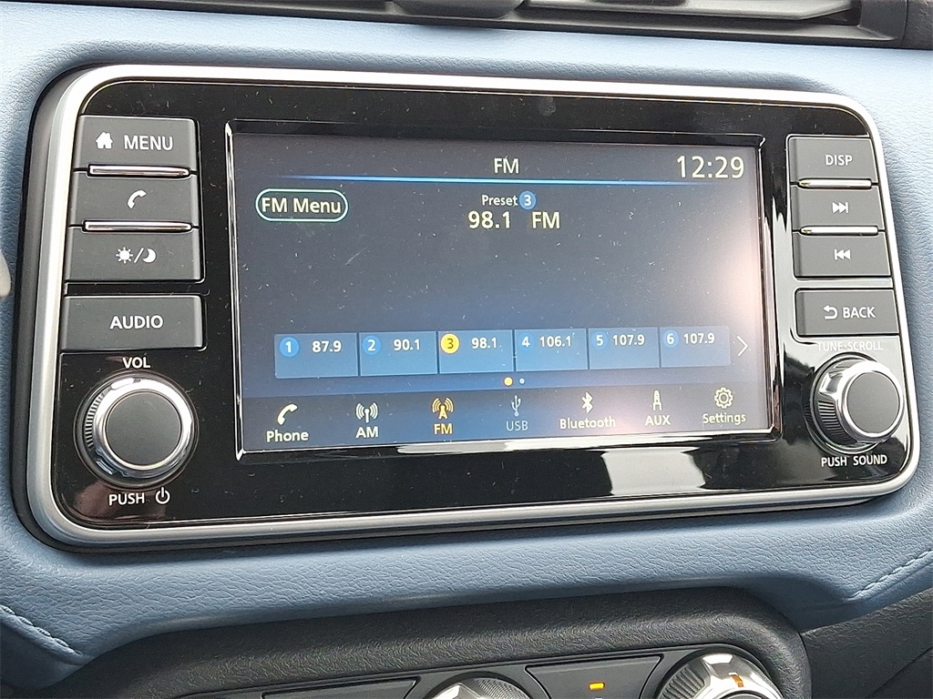 2025 Nissan Versa 1.6 SV - Photo 12