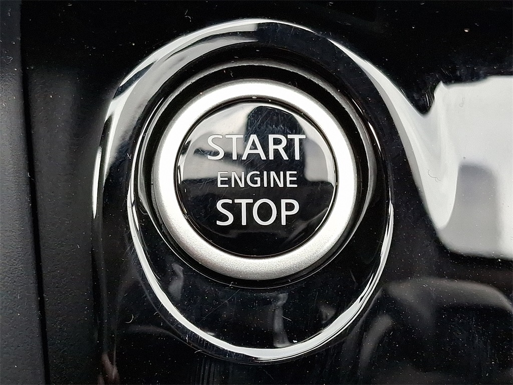 2025 Nissan Versa 1.6 SV - Photo 15