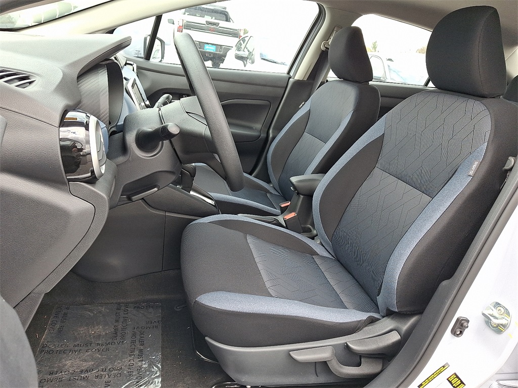 2025 Nissan Versa 1.6 SV - Photo 9