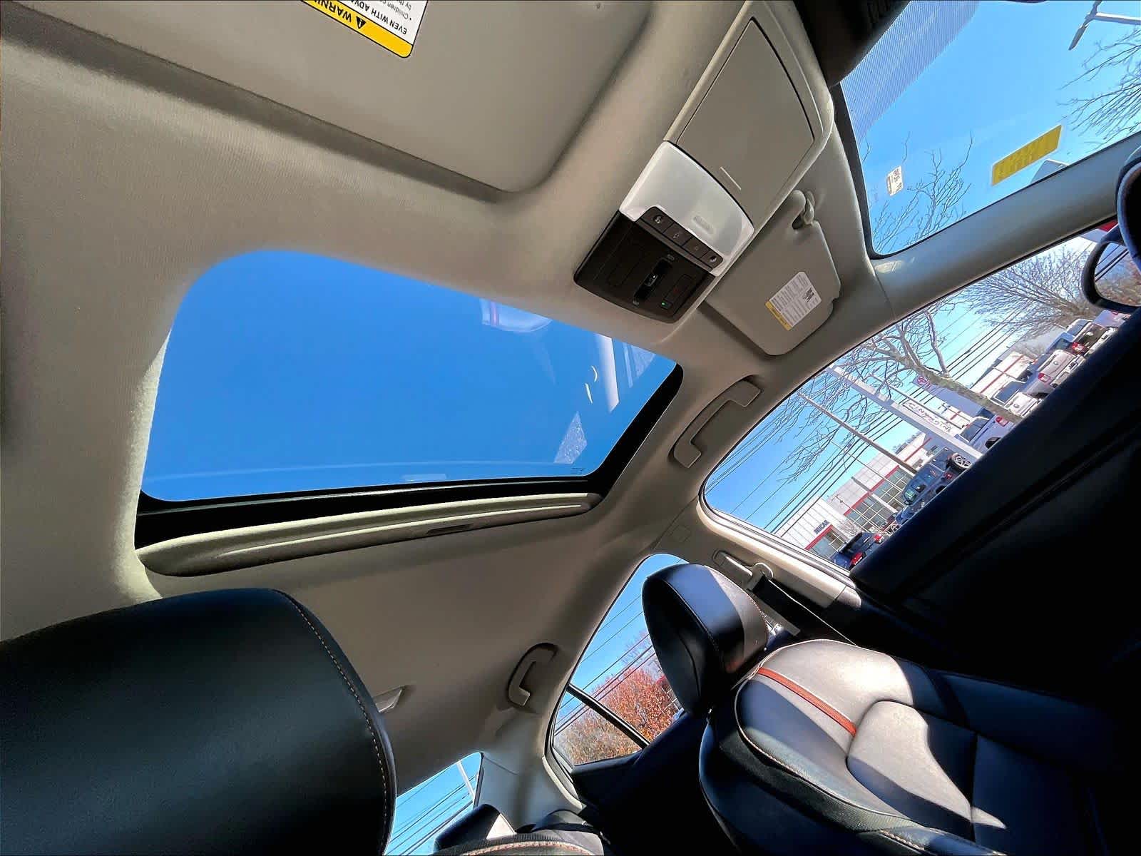 2021 Nissan Sentra SR - Photo 22