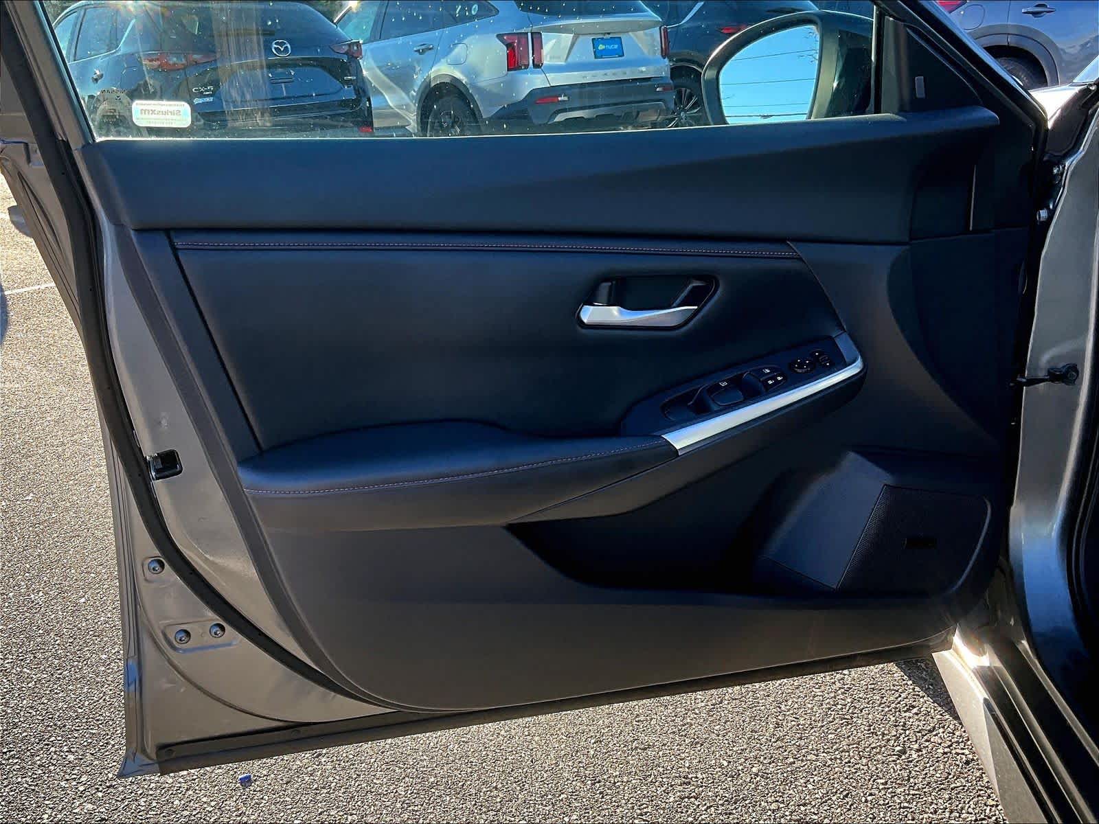 2021 Nissan Sentra SR - Photo 9