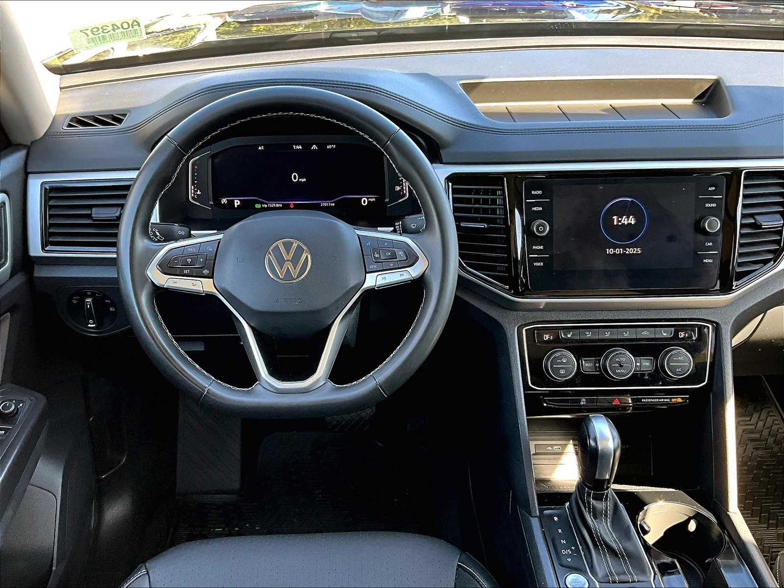 2022 Volkswagen Atlas 3.6L V6 SE w/Technology - Photo 18