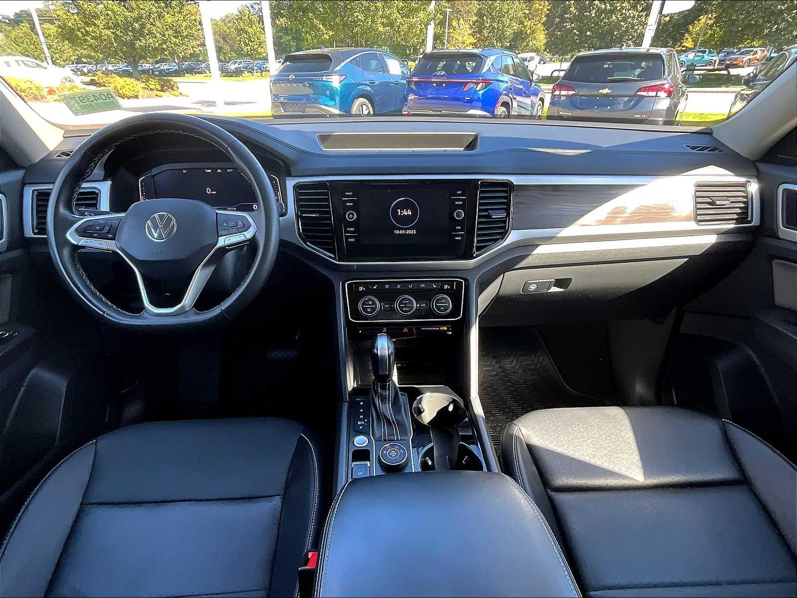 2022 Volkswagen Atlas 3.6L V6 SE w/Technology - Photo 22