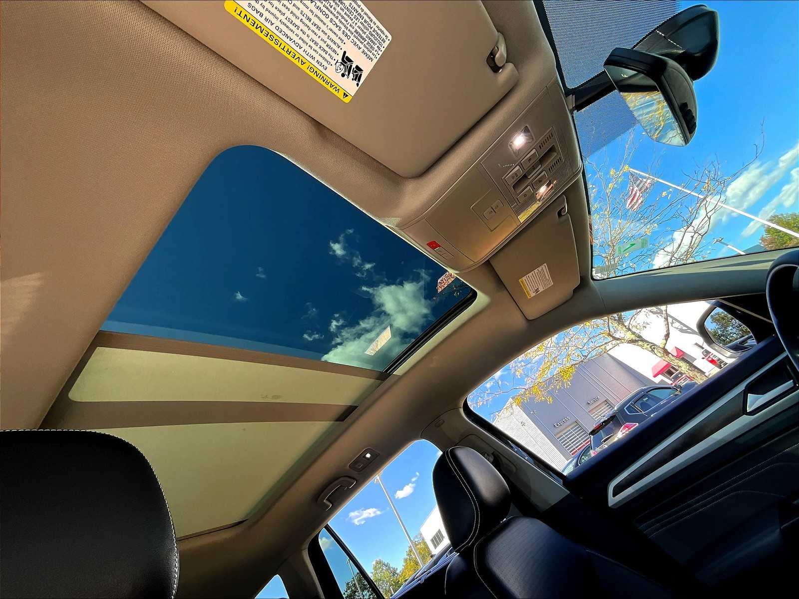 2022 Volkswagen Atlas 3.6L V6 SE w/Technology - Photo 23