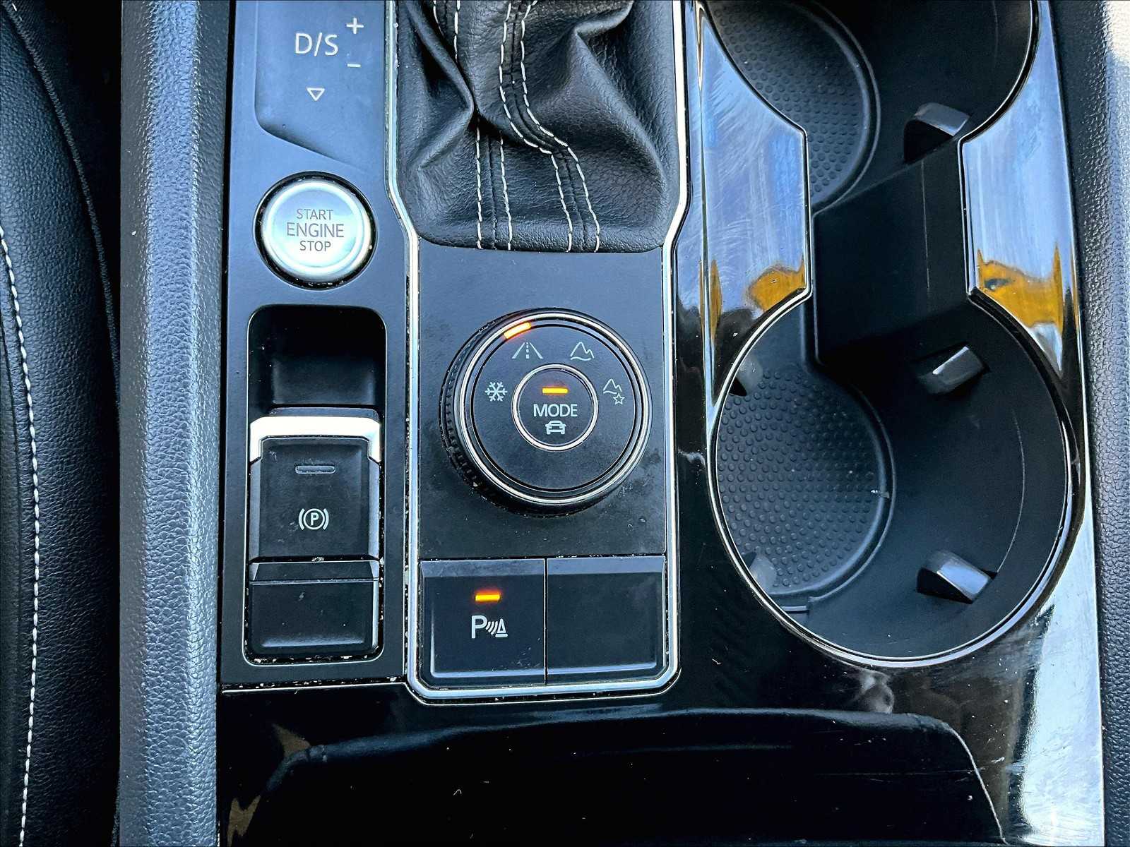 2022 Volkswagen Atlas 3.6L V6 SE w/Technology - Photo 28