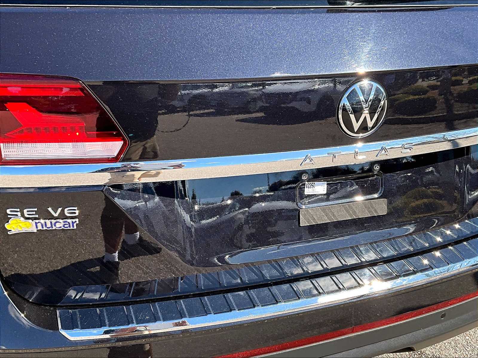 2022 Volkswagen Atlas 3.6L V6 SE w/Technology - Photo 29