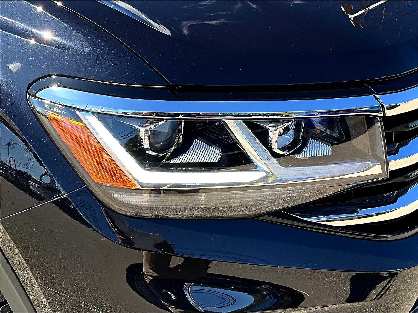 2022 Volkswagen Atlas 3.6L V6 SE w/Technology - Photo 33