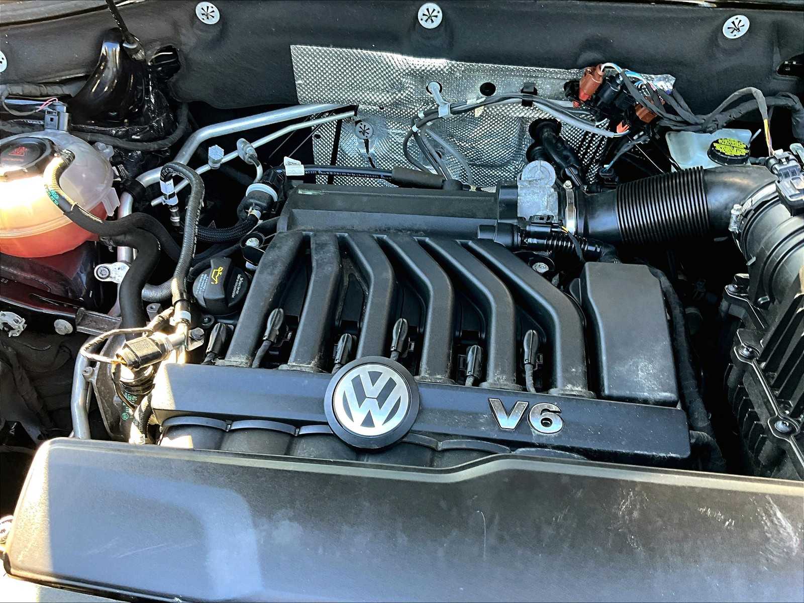 2022 Volkswagen Atlas 3.6L V6 SE w/Technology - Photo 35