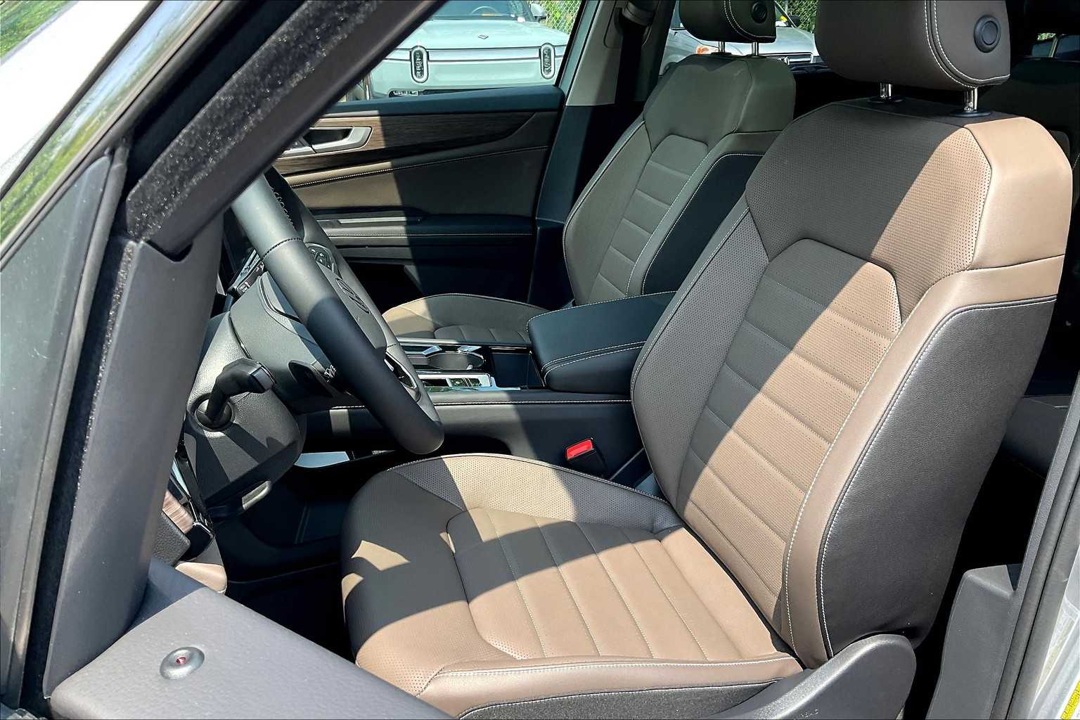 2025 Volkswagen Atlas 2.0T SEL - Photo 11