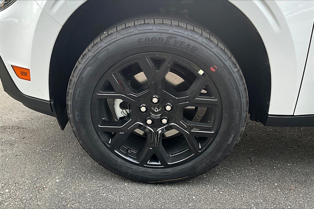 2025 Ford Maverick XLT - Photo 12