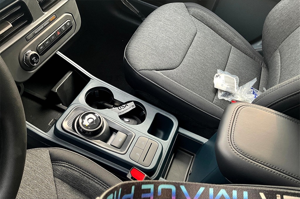 2025 Ford Maverick XLT - Photo 9