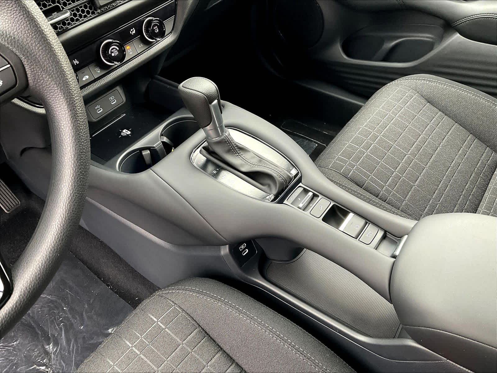 2026 Honda HR-V LX - Photo 14