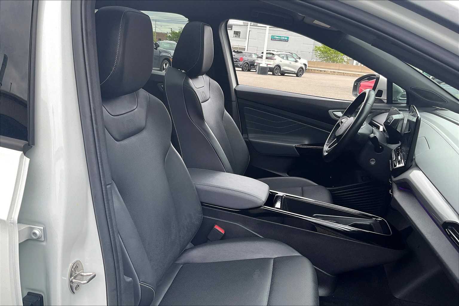2023 Volkswagen ID.4 Pro S - Photo 11