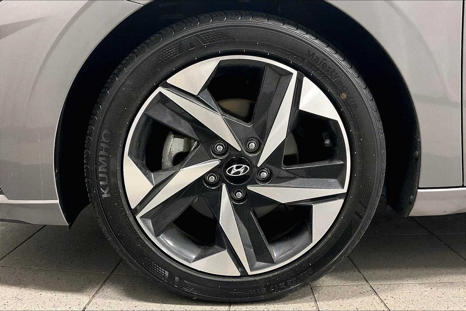 2023 Hyundai Elantra SEL - Photo 7