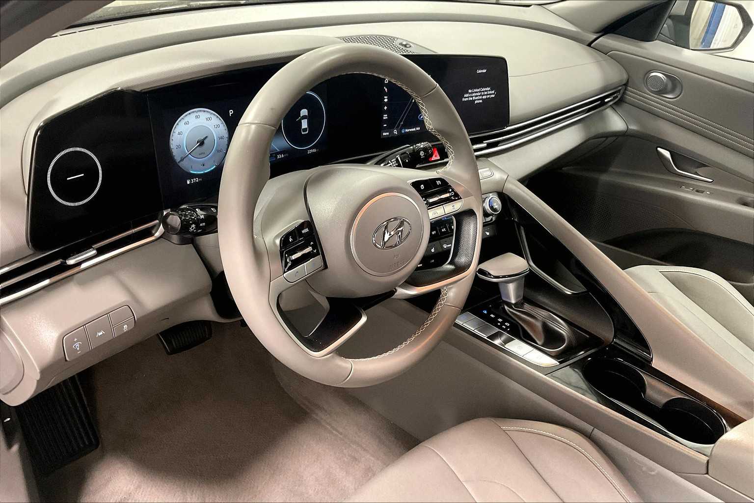 2023 Hyundai Elantra SEL - Photo 8
