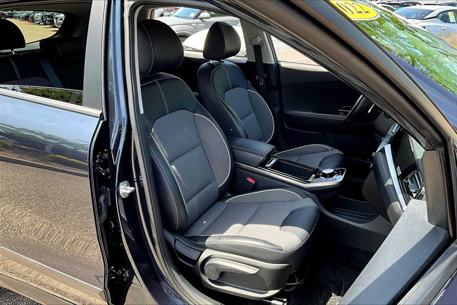 2022 Kia Niro EV EX - Photo 11