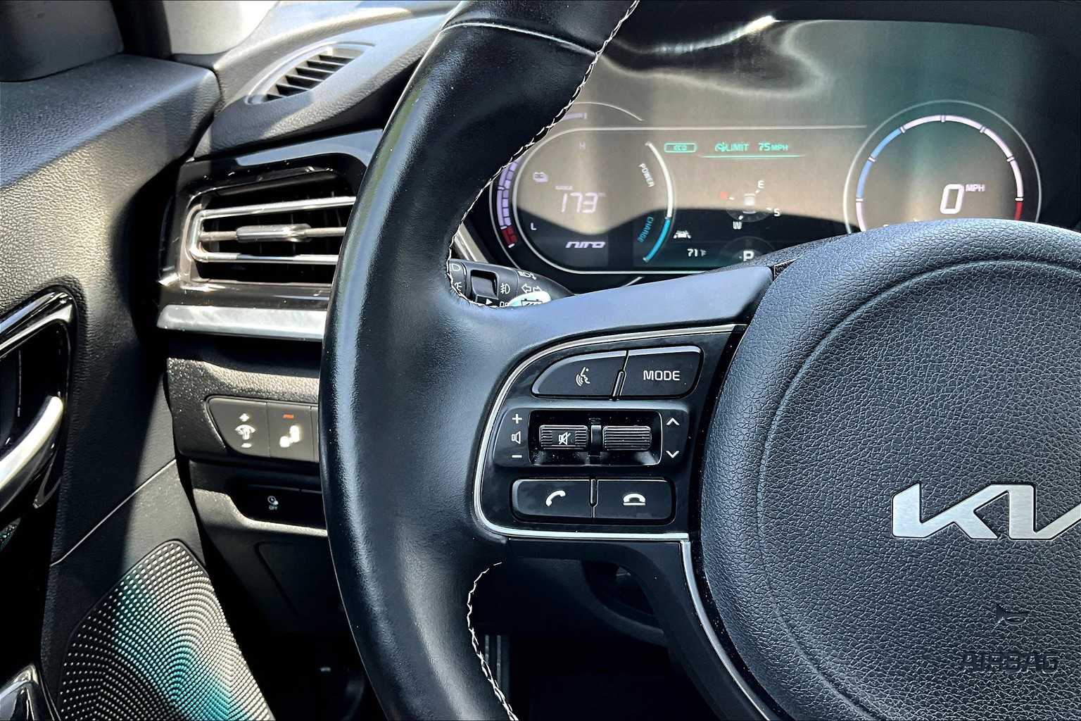 2022 Kia Niro EV EX - Photo 22