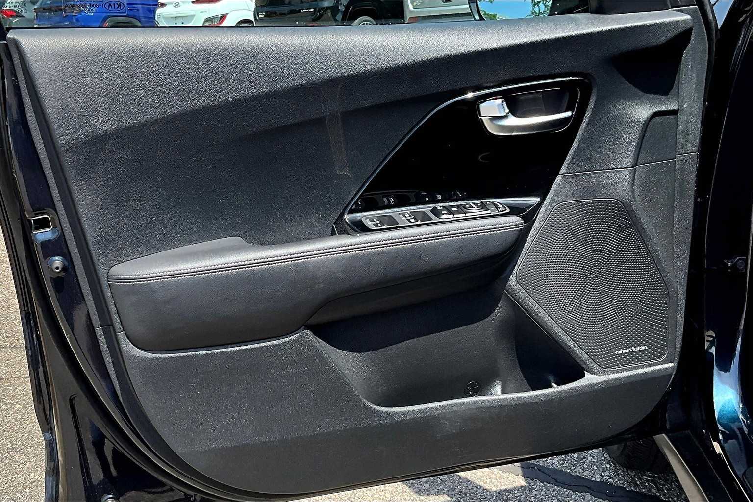 2022 Kia Niro EV EX - Photo 9