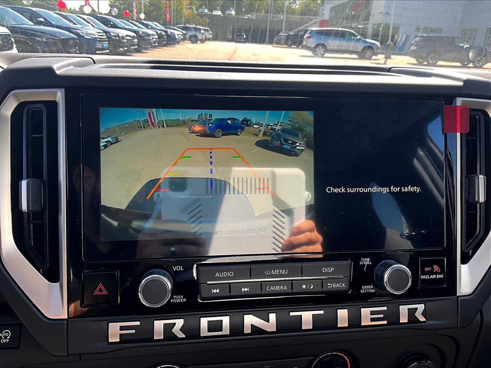 2025 Nissan Frontier SV - Photo 14