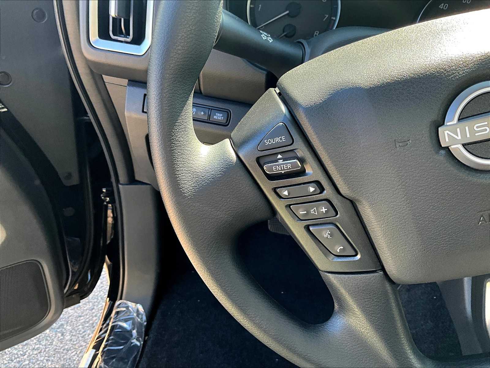 2025 Nissan Frontier SV - Photo 17