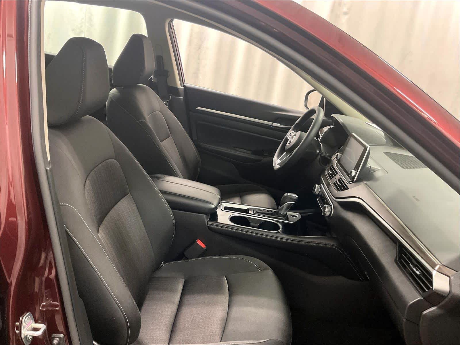 2023 Nissan Altima 2.5 SV - Photo 11