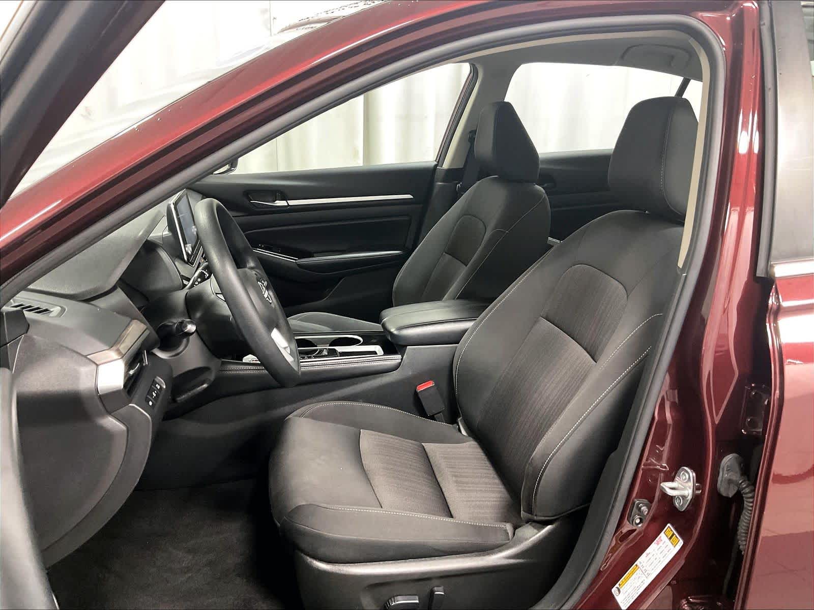 2023 Nissan Altima 2.5 SV - Photo 10