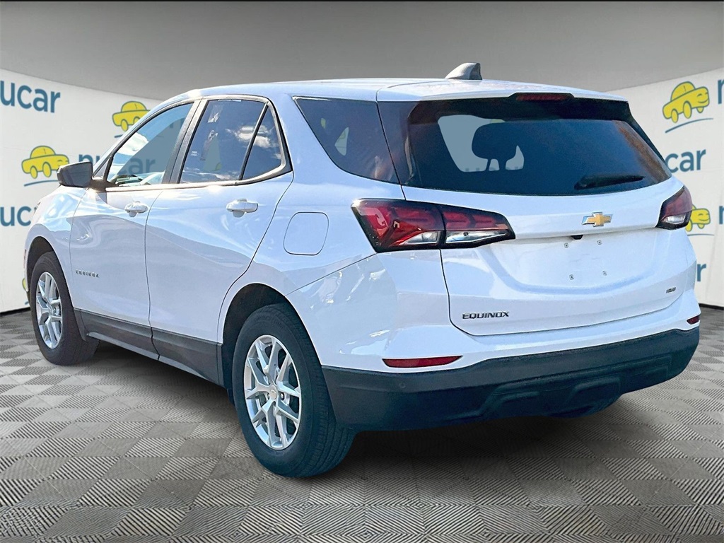 2024 Chevrolet Equinox LS - Photo 4