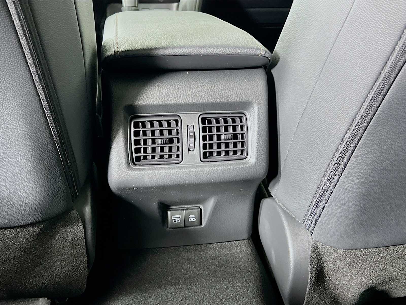 2025 Toyota Camry XLE - Photo 14