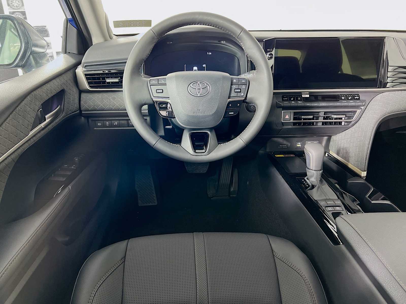 2025 Toyota Camry XLE - Photo 15