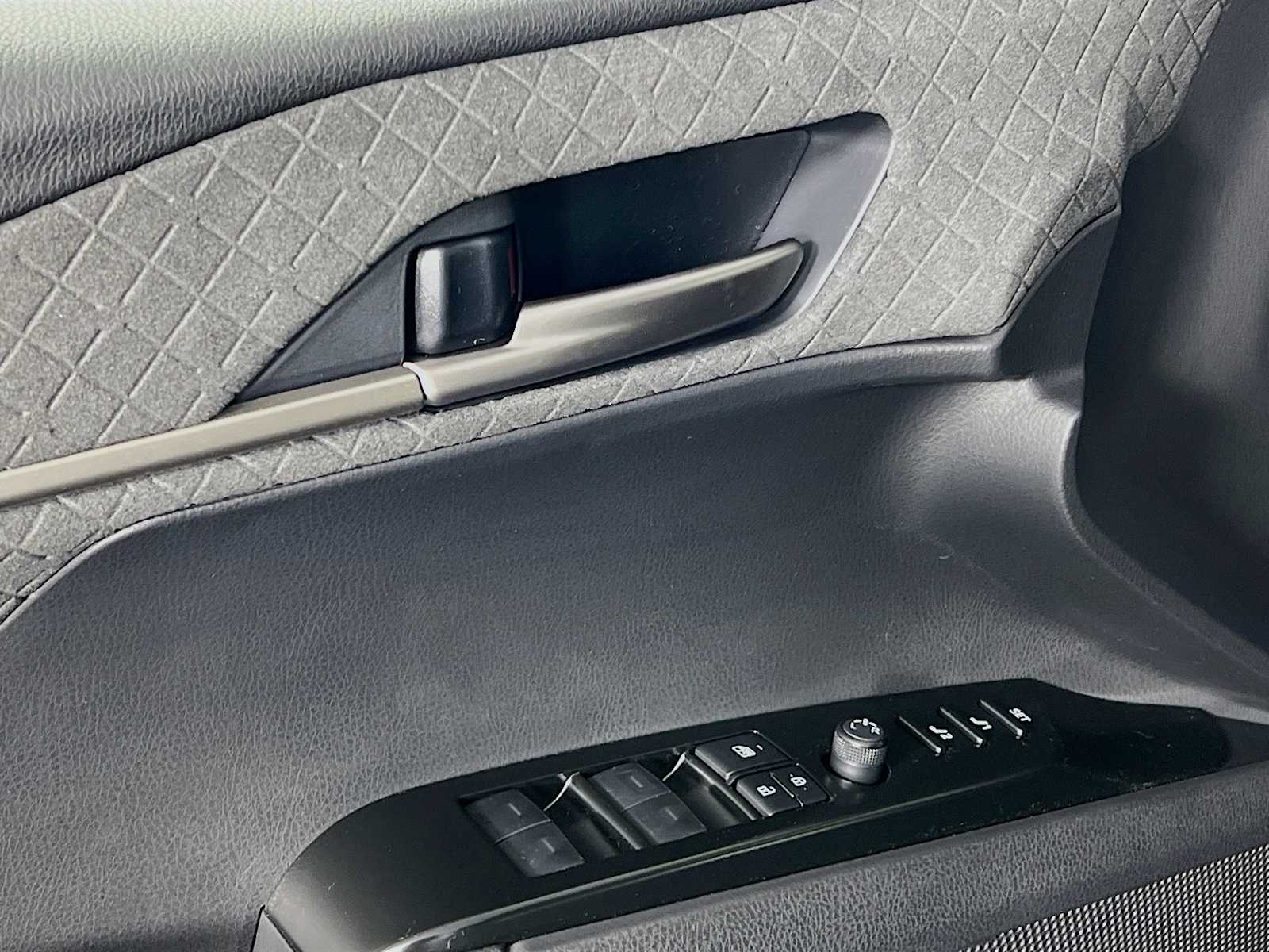 2025 Toyota Camry XLE - Photo 16