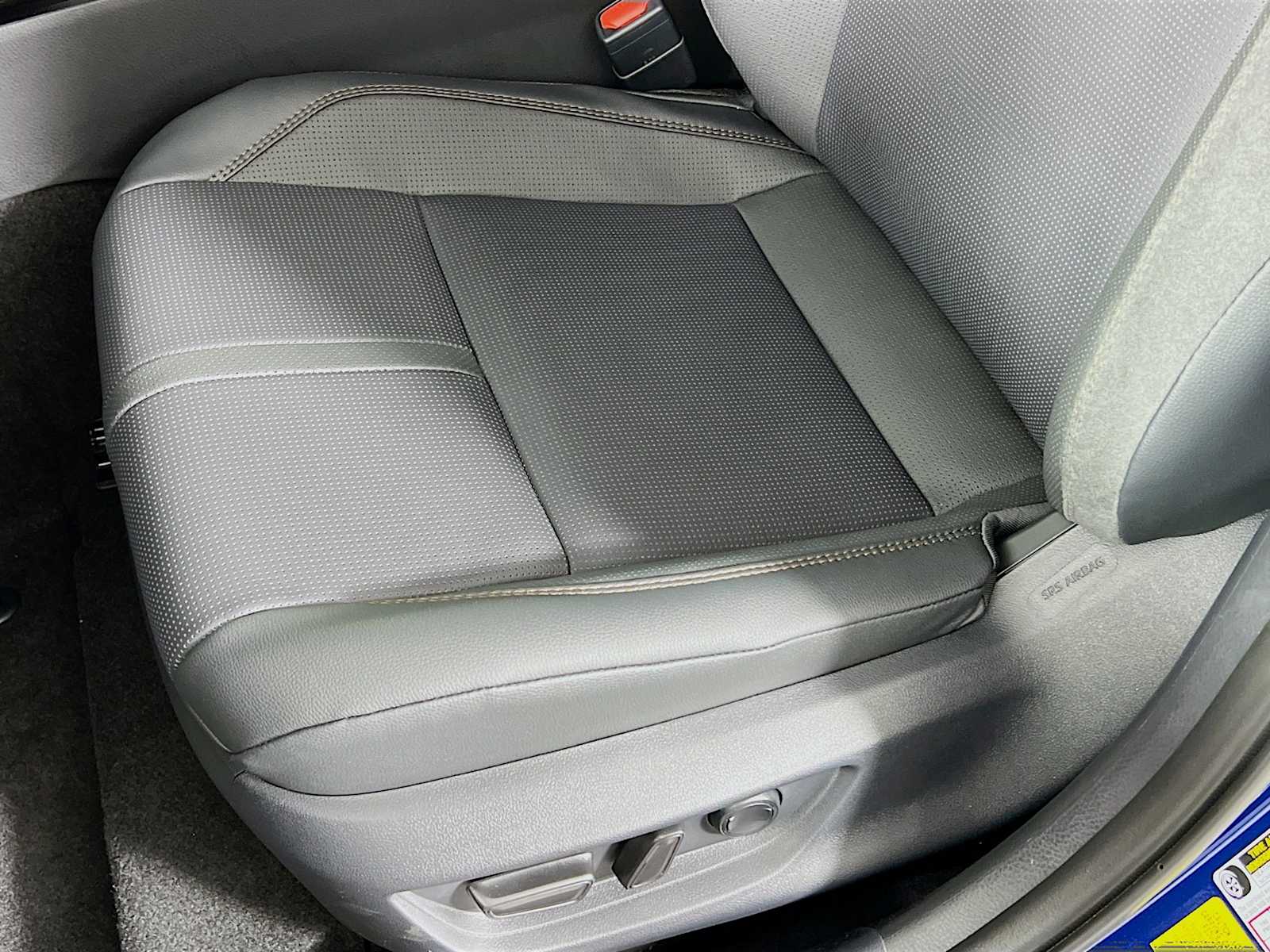 2025 Toyota Camry XLE - Photo 17
