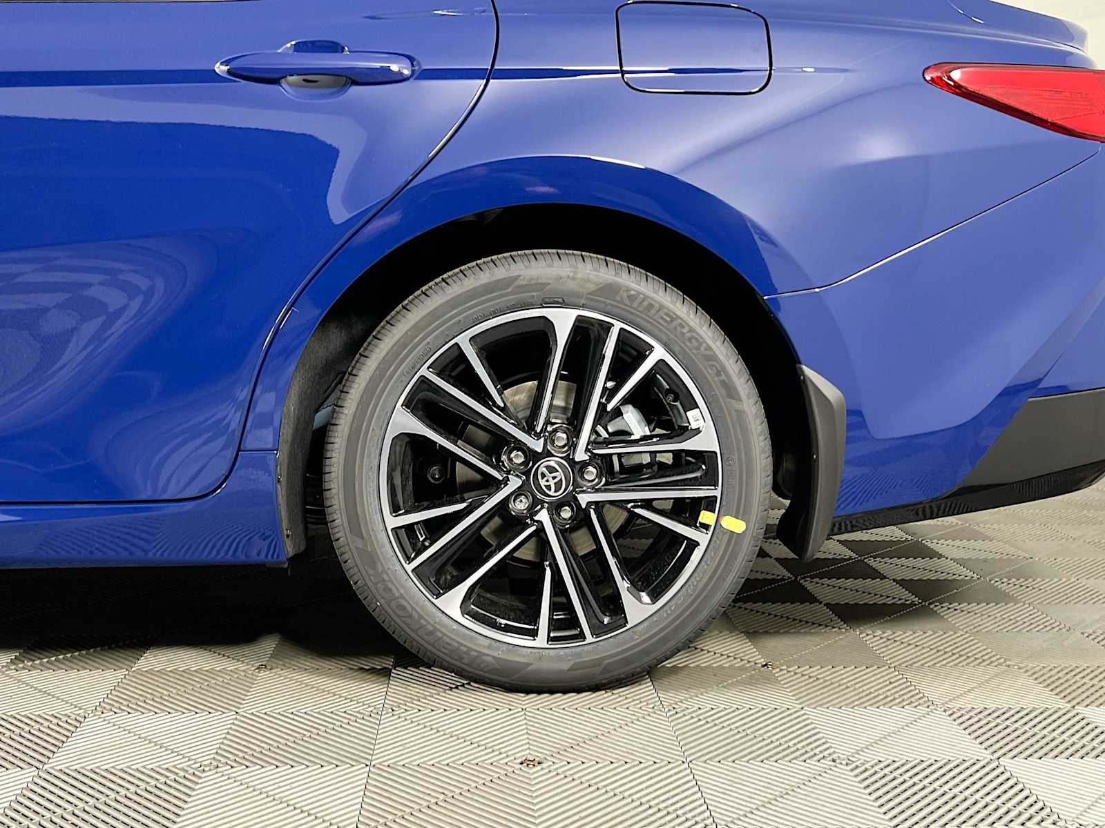 2025 Toyota Camry XLE - Photo 19