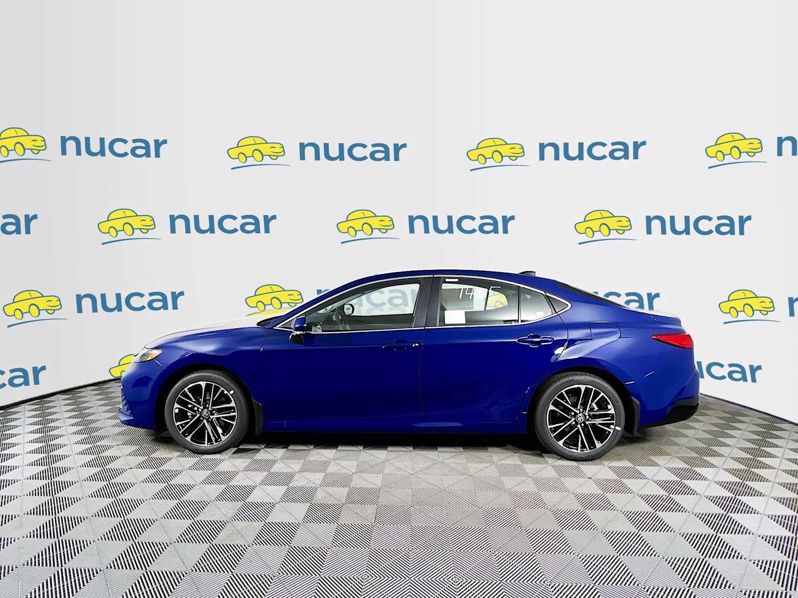 2025 Toyota Camry XLE - Photo 3