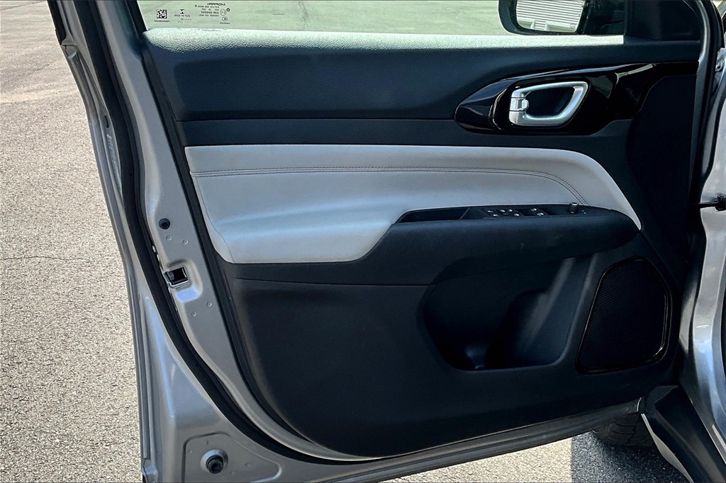 2022 Jeep Compass Limited - Photo 9