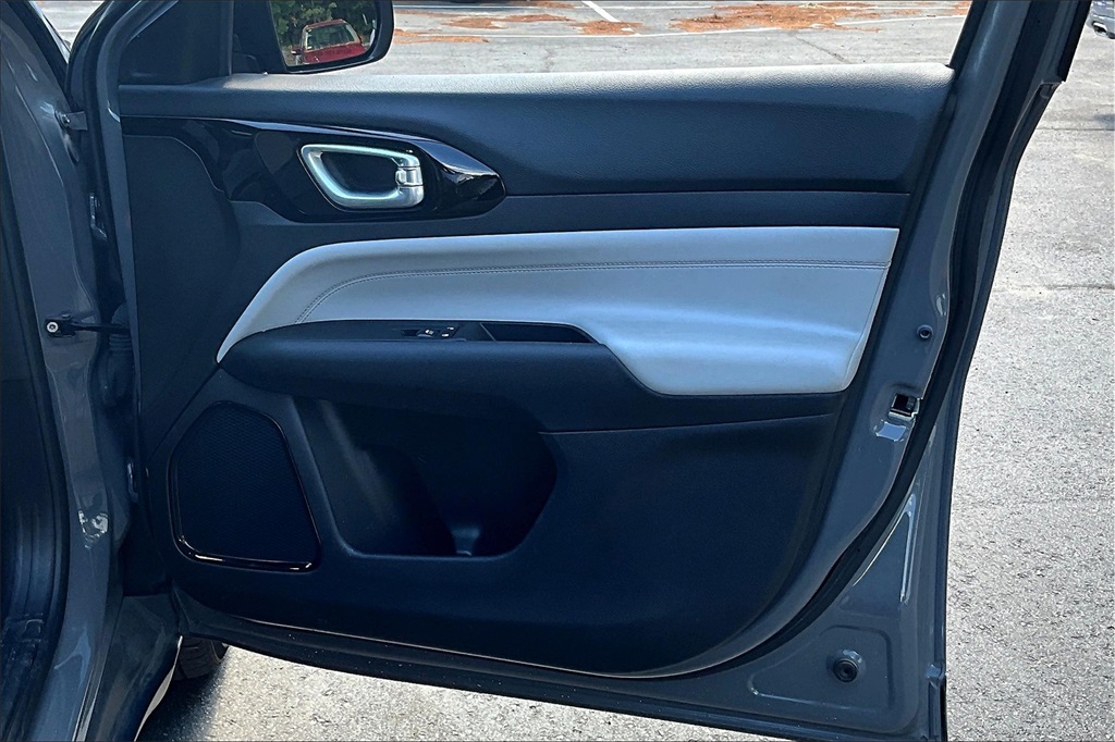 2023 Jeep Compass Limited - Photo 12