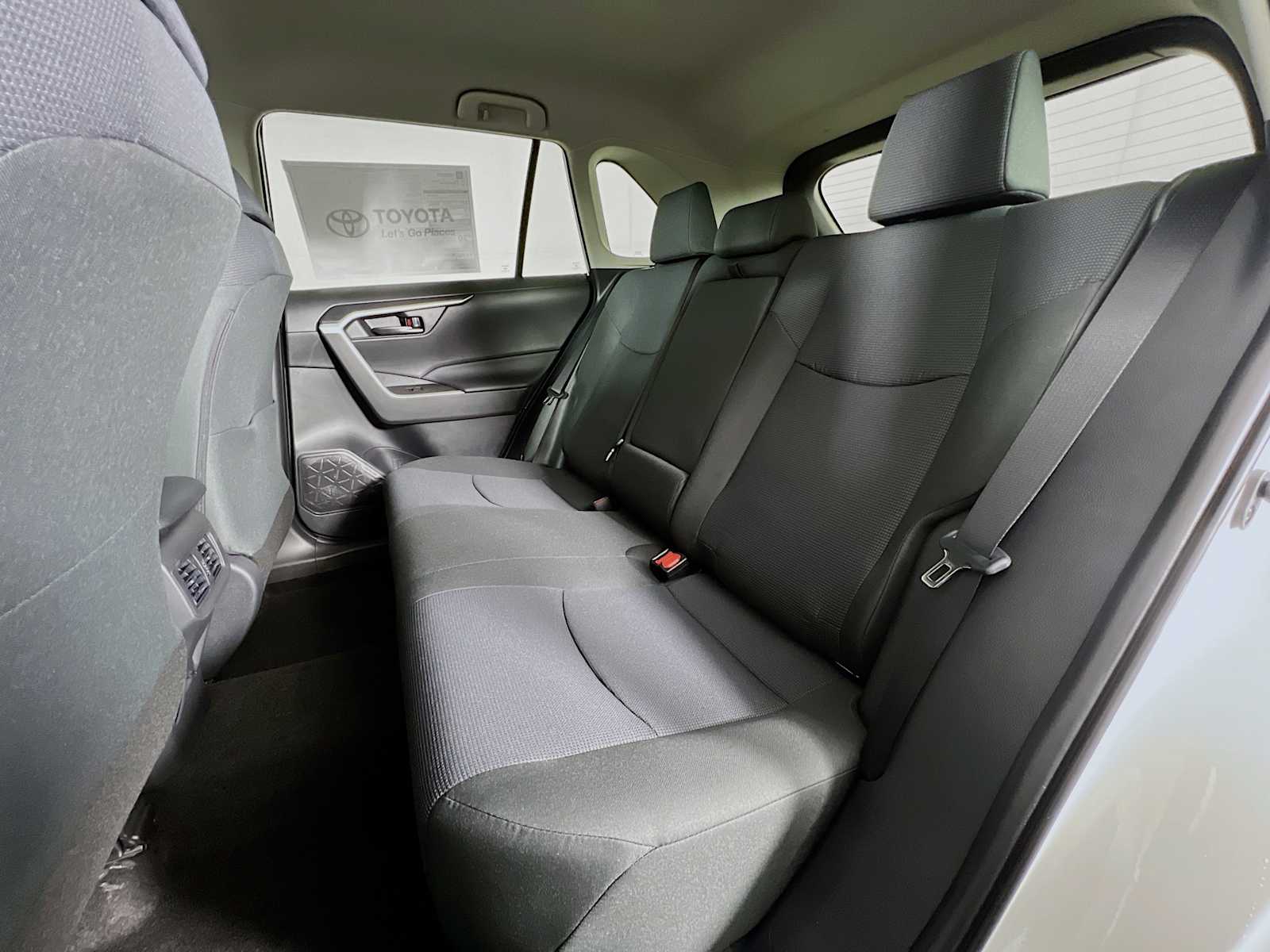 2025 Toyota RAV4 LE - Photo 13