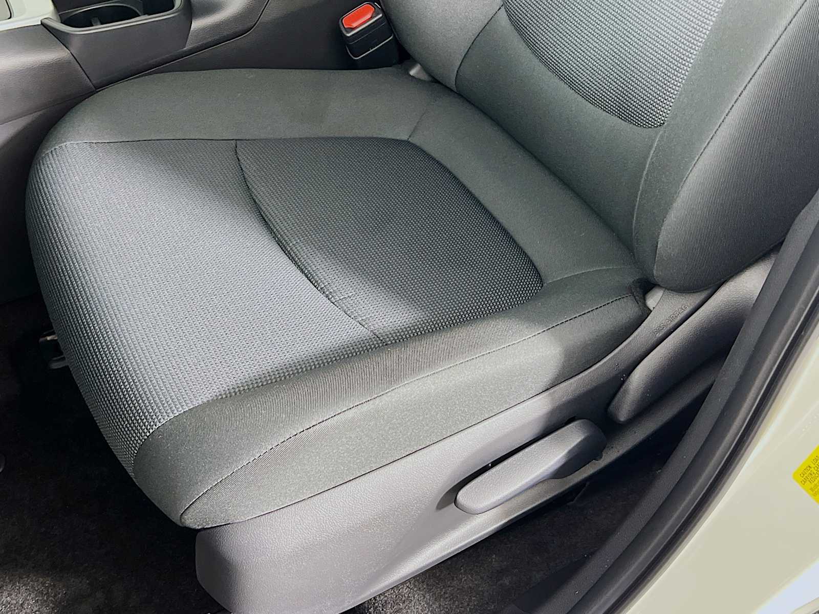 2025 Toyota RAV4 LE - Photo 17