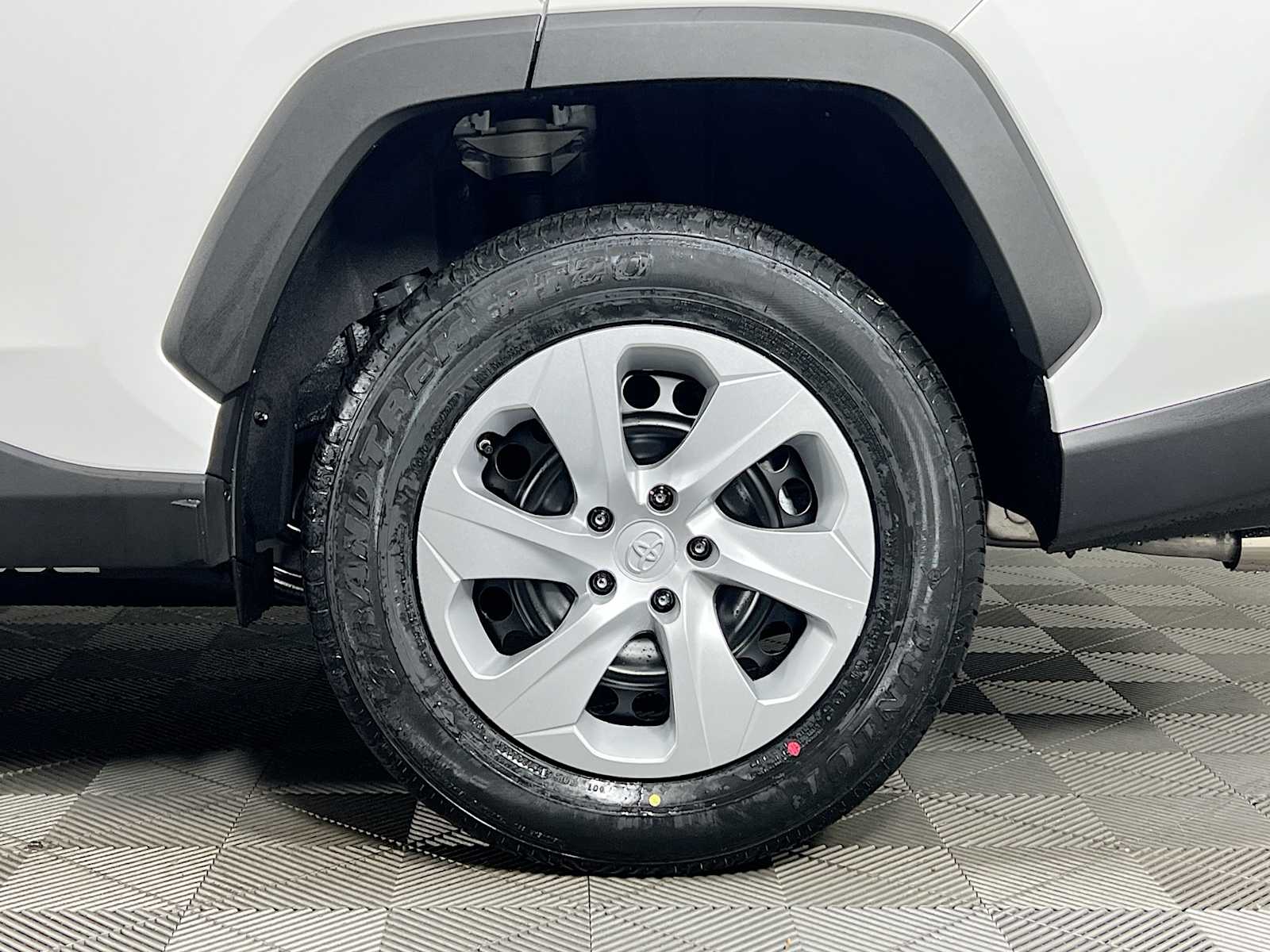 2025 Toyota RAV4 LE - Photo 19