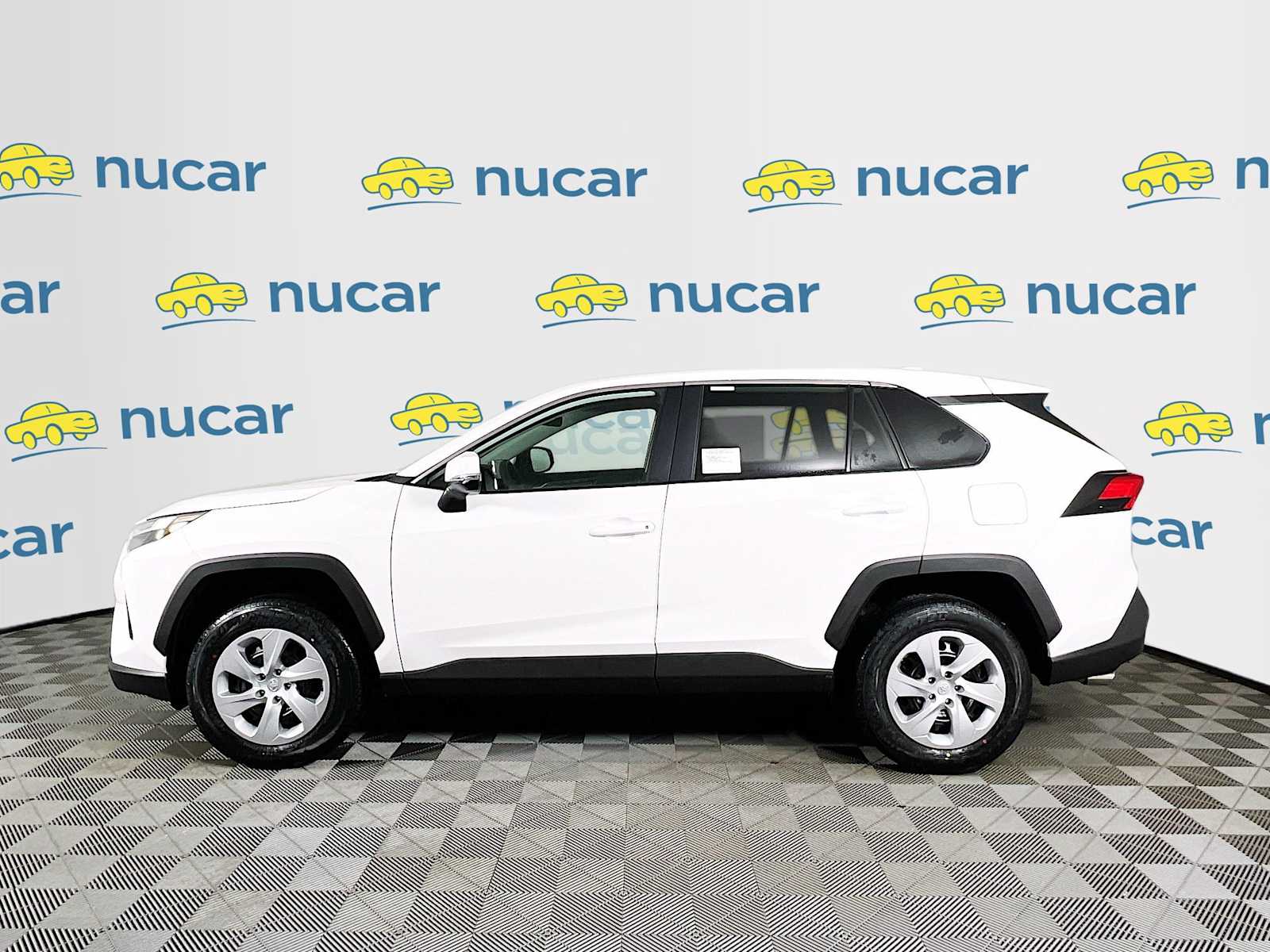 2025 Toyota RAV4 LE - Photo 3