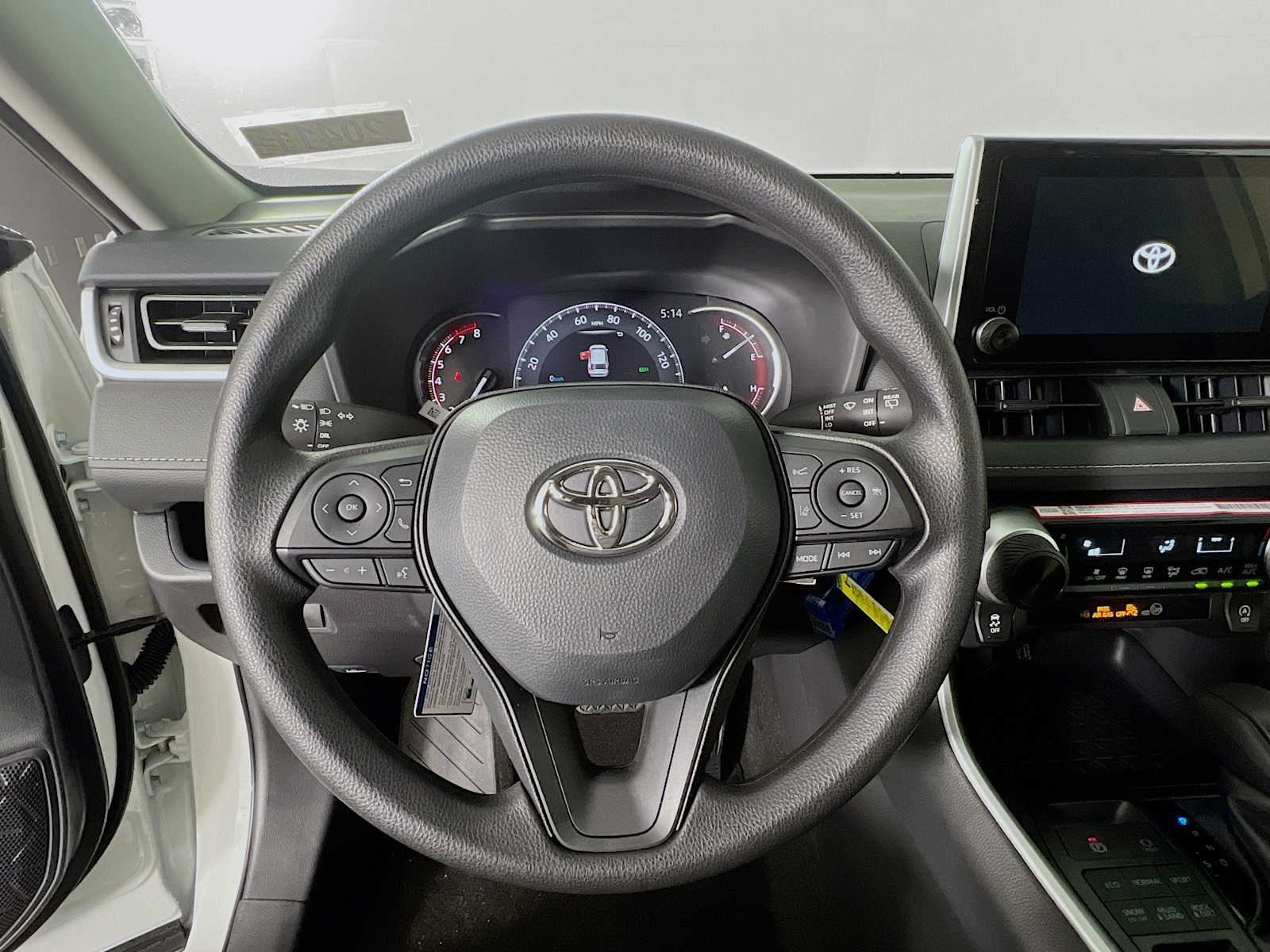 2025 Toyota RAV4 LE - Photo 7