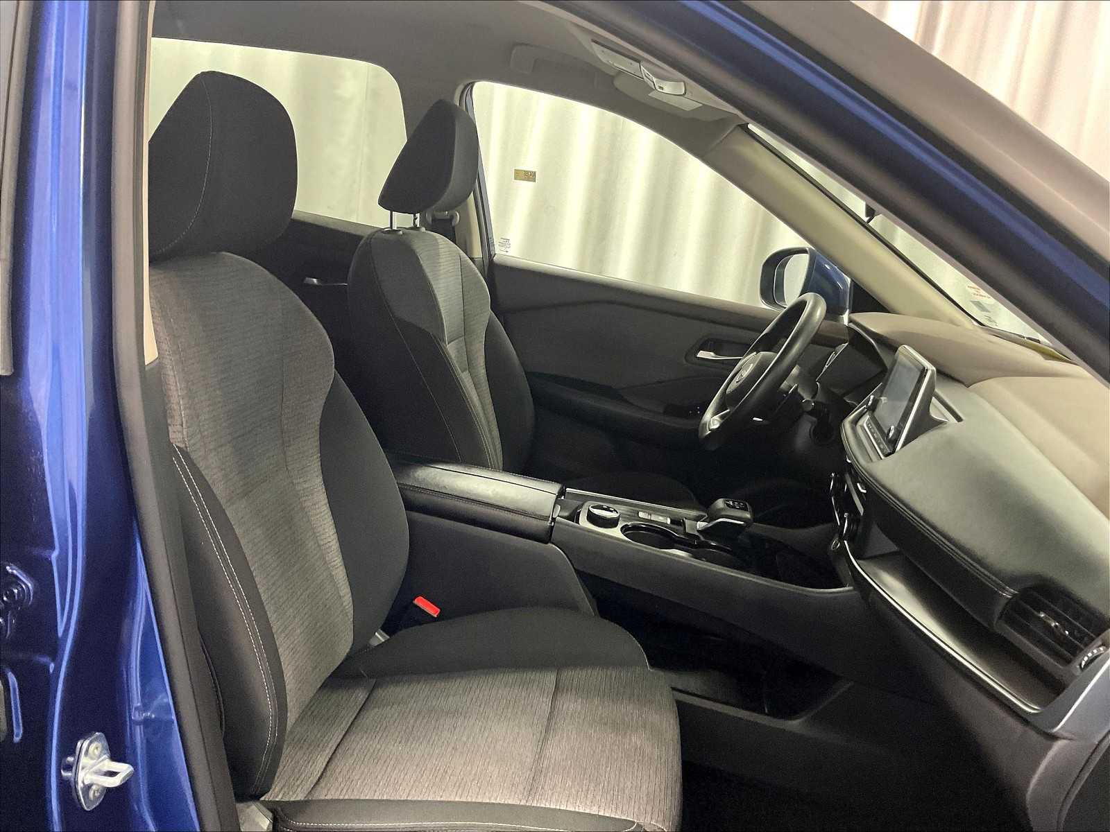2023 Nissan Rogue SV - Photo 11
