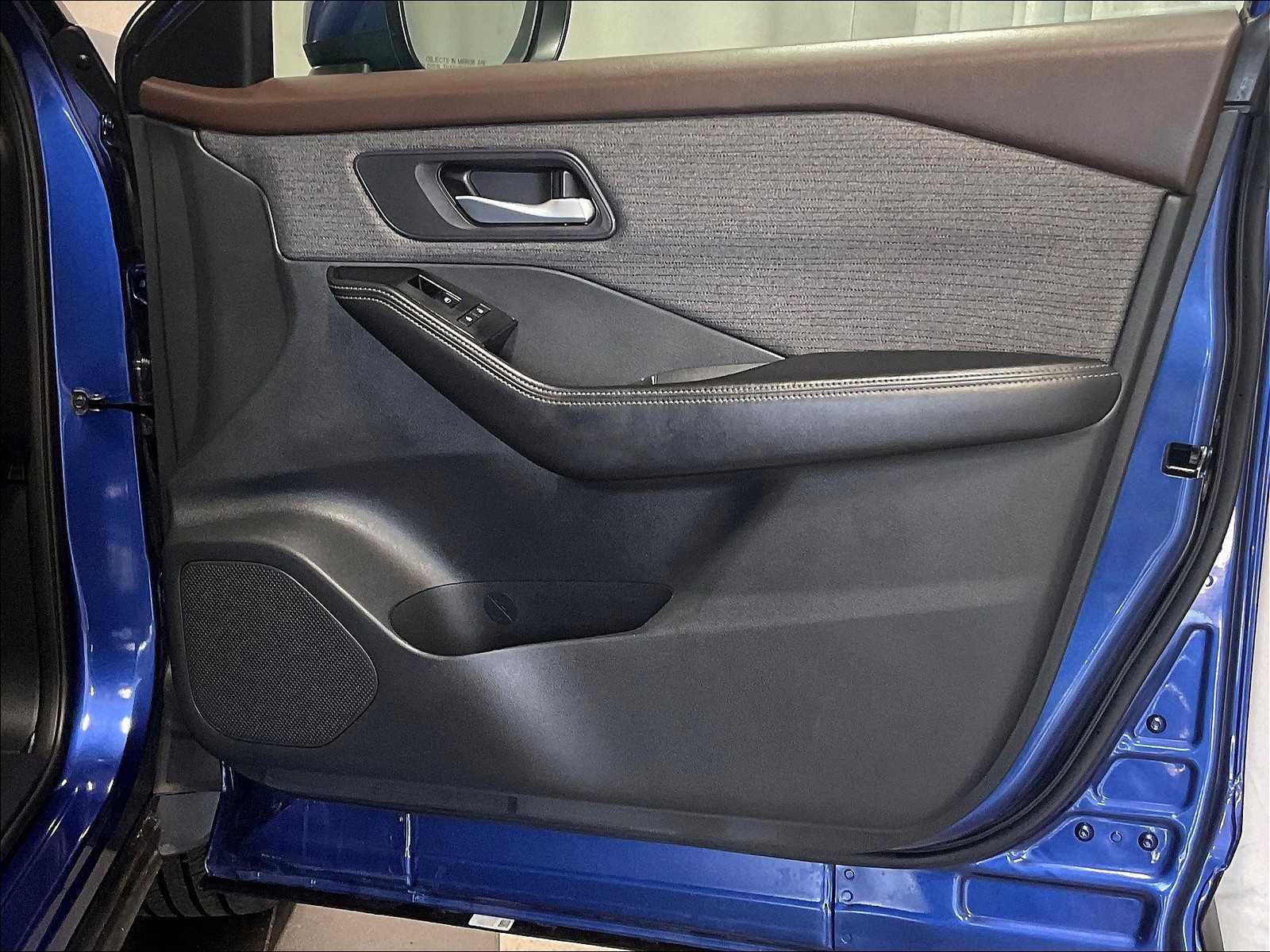2023 Nissan Rogue SV - Photo 12