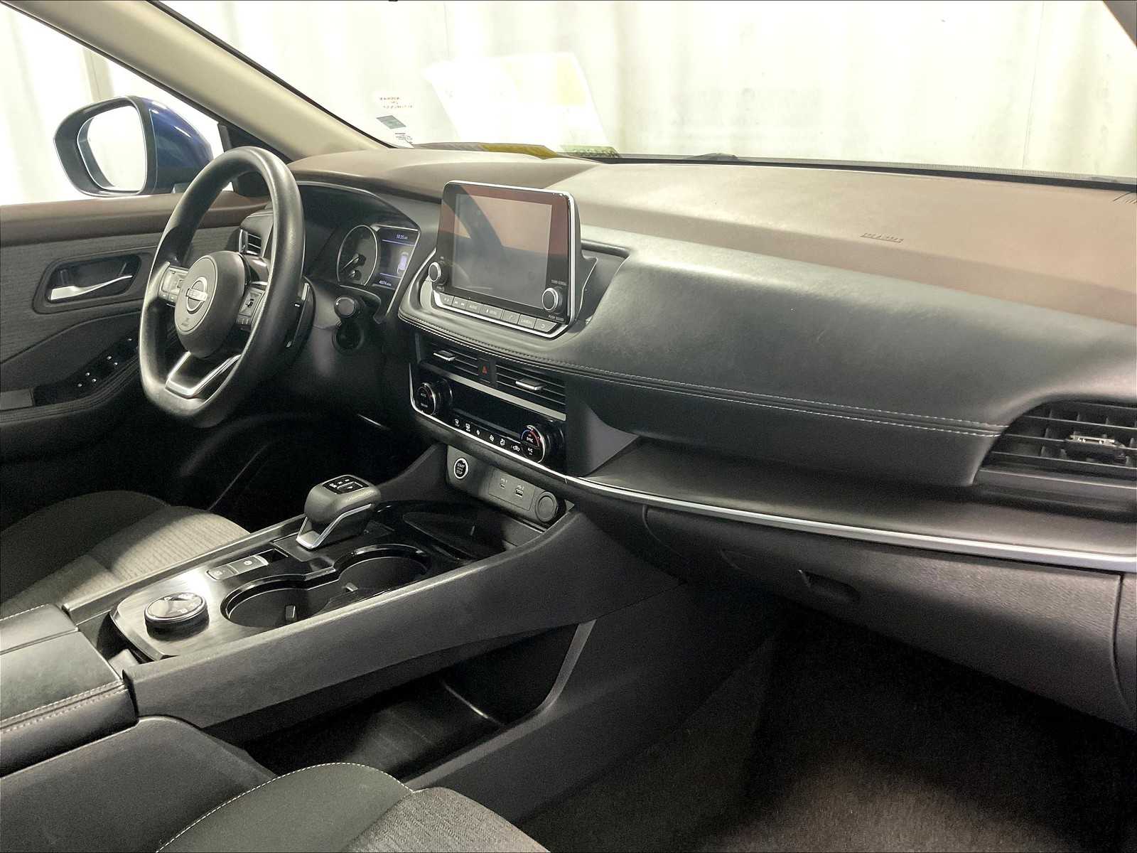 2023 Nissan Rogue SV - Photo 14