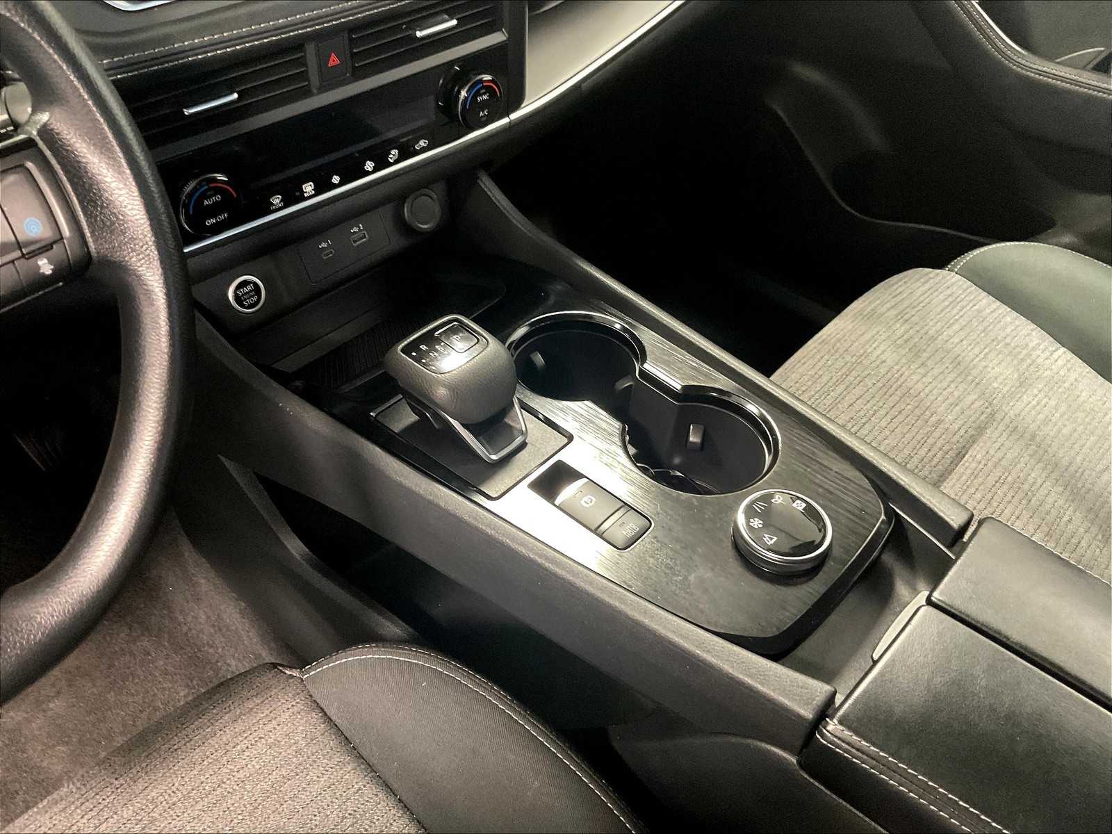 2023 Nissan Rogue SV - Photo 20