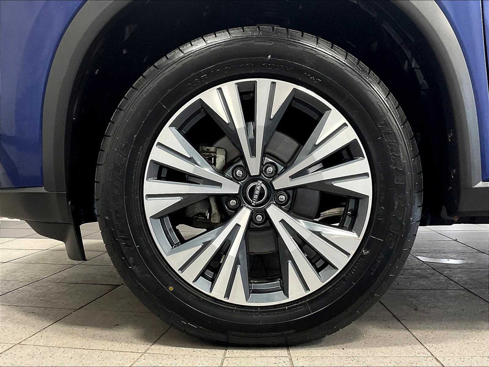 2023 Nissan Rogue SV - Photo 7