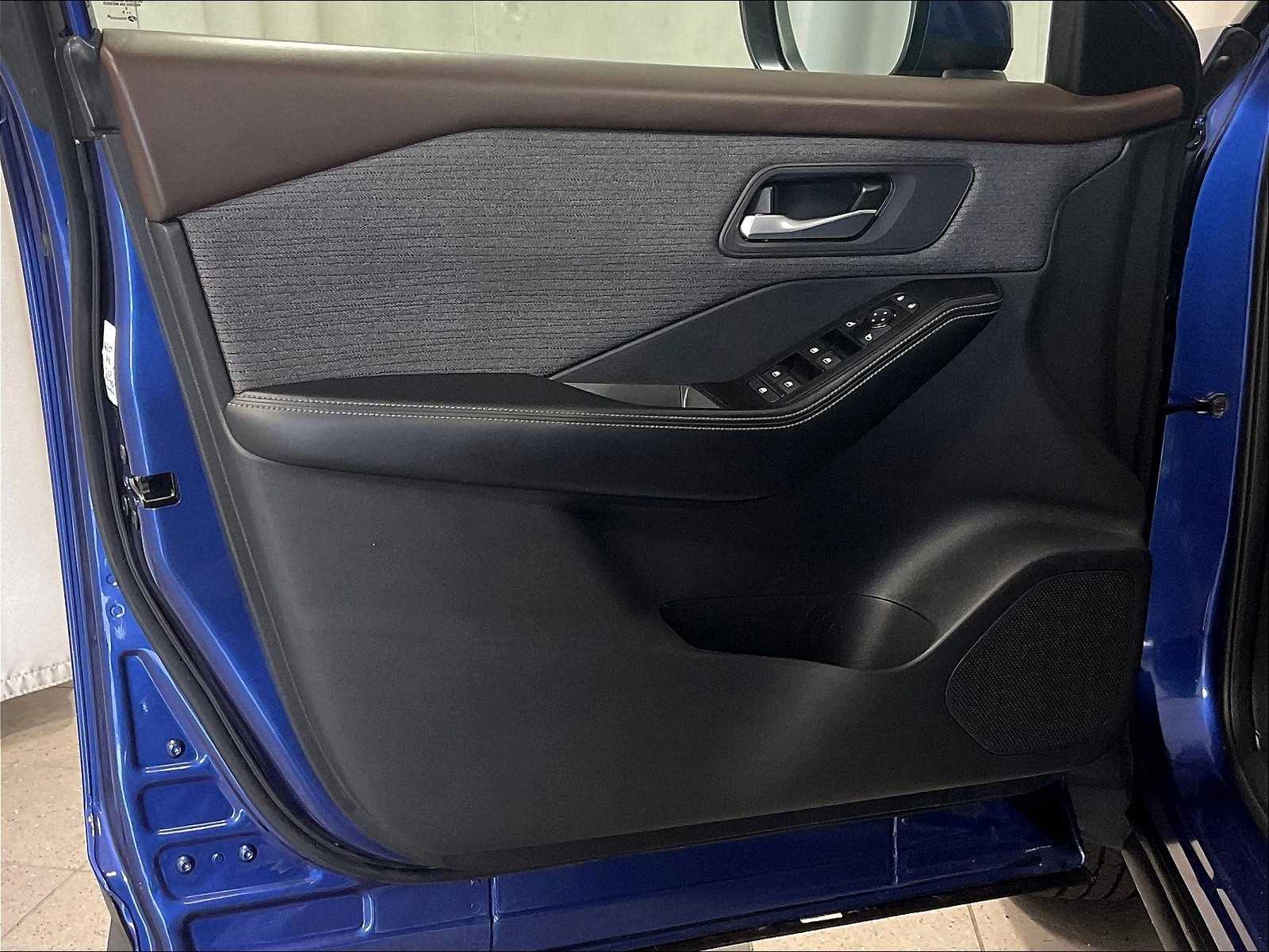2023 Nissan Rogue SV - Photo 9