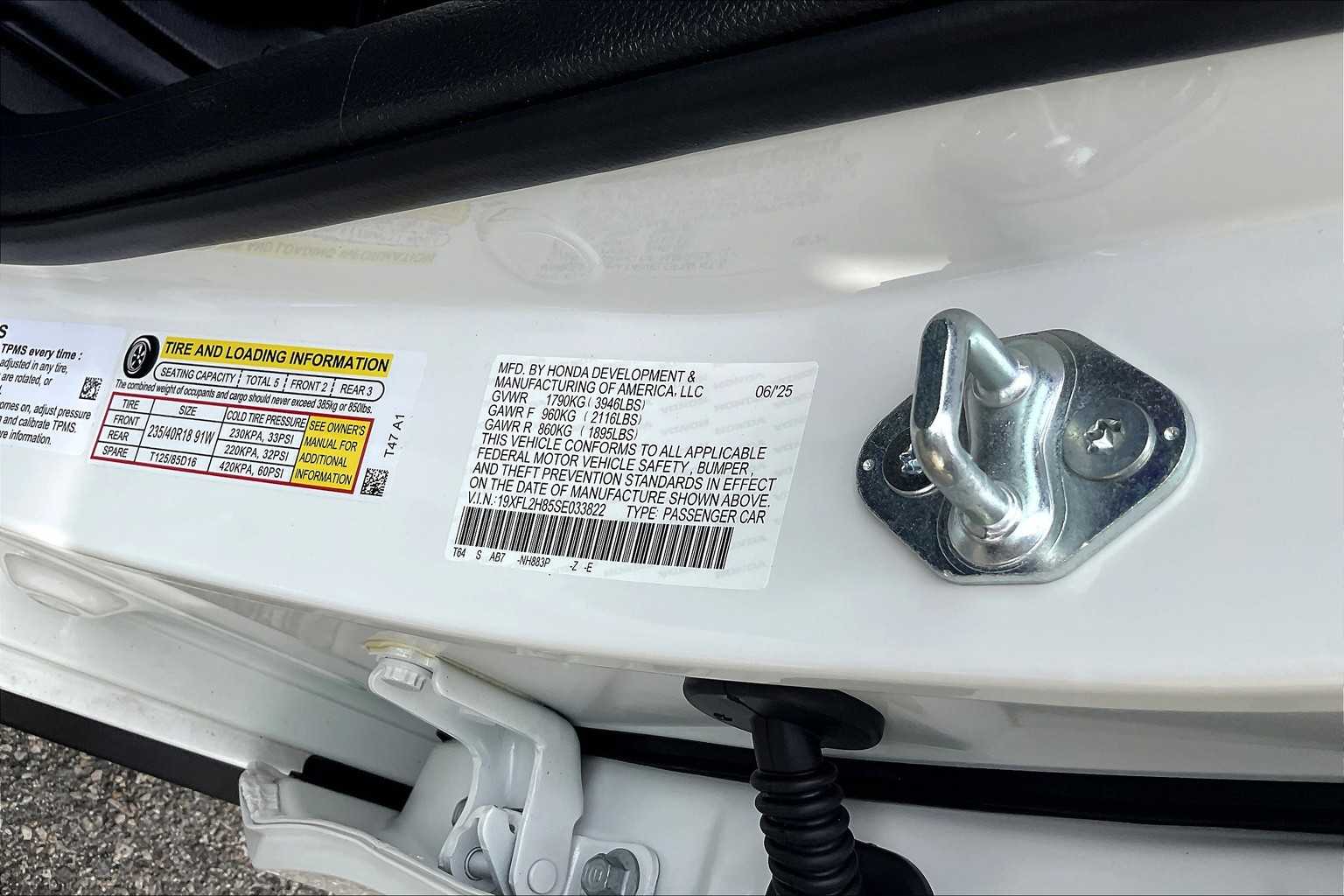 2025 Honda Civic Hatchback Sport - Photo 18