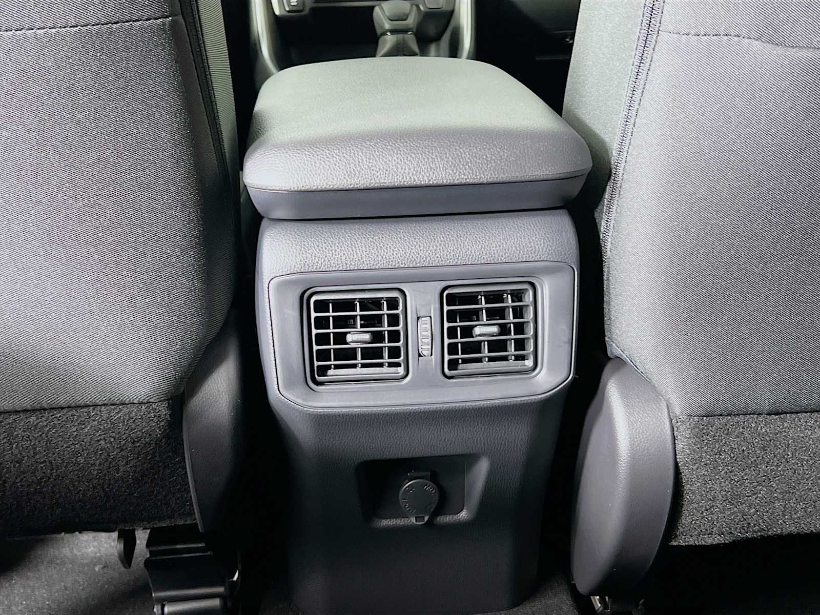 2025 Toyota RAV4 Hybrid LE - Photo 14
