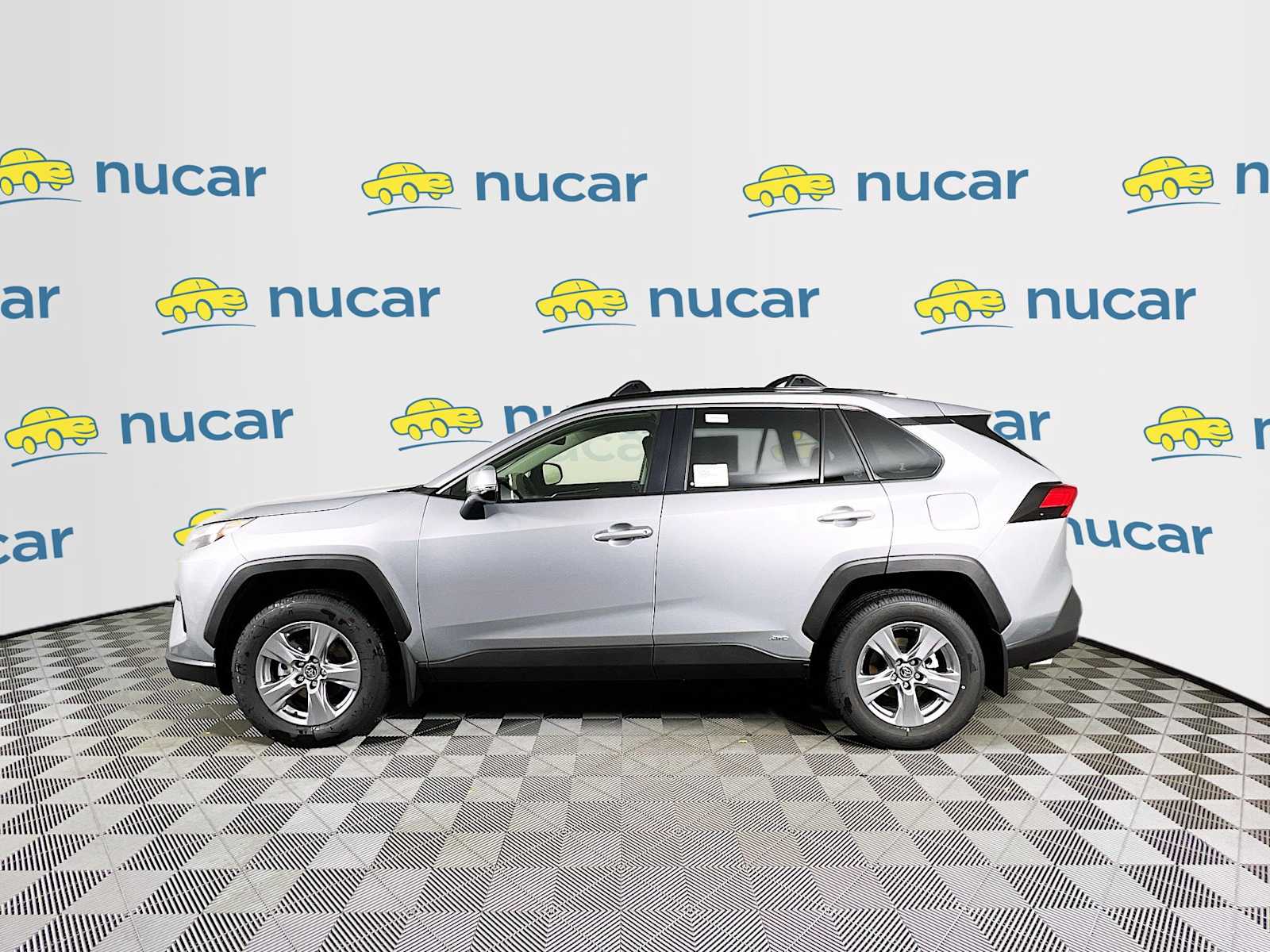 2025 Toyota RAV4 Hybrid LE - Photo 3