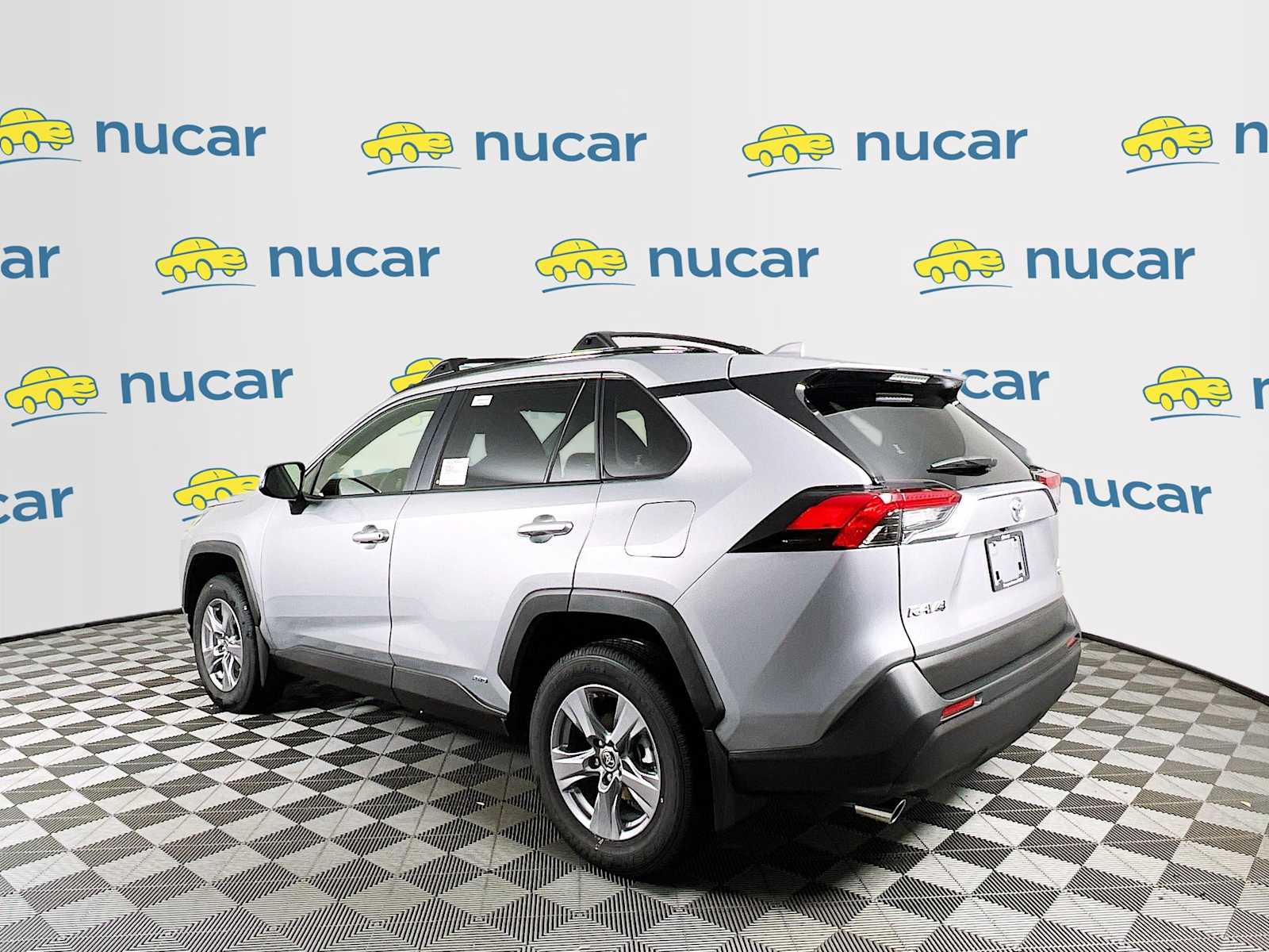 2025 Toyota RAV4 Hybrid LE - Photo 4